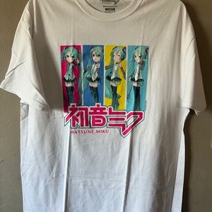 Hatsune miku t shirt SIZE L